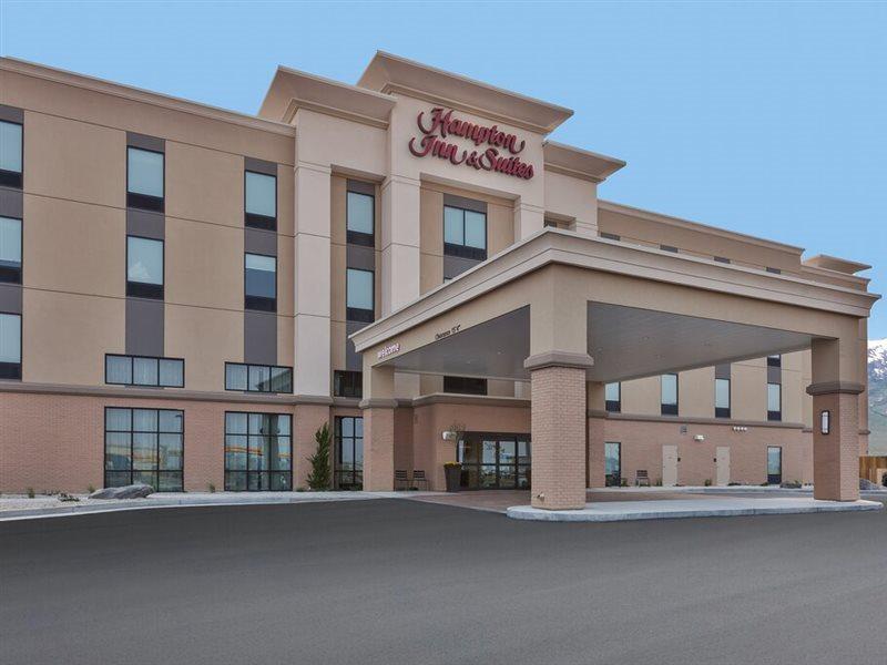 Hampton Inn & Suites Wells, Nv Exterior photo
